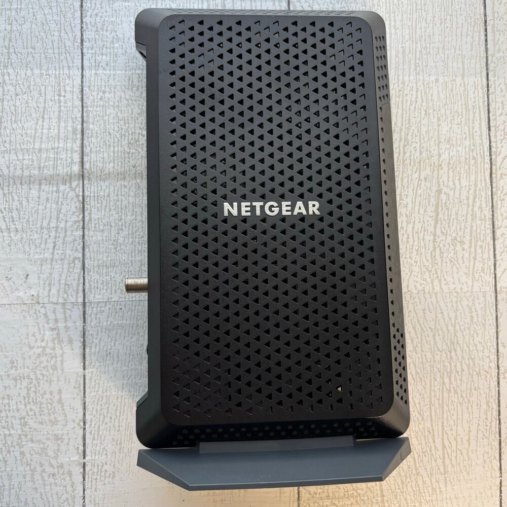 Netgear Nighthawk CM1200 Multi-Gig DOCSIS 3.1 Cable Modem - Picture 14 of 16